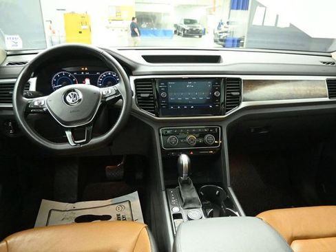 Used 2018 Volkswagen Atlas SEL Premium image 23