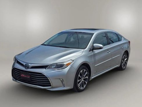 Used 2018 Toyota Avalon XLE Plus FWD image 1
