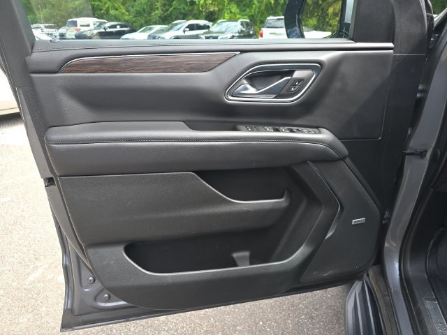 Used 2022 Chevrolet Suburban LT RWD image 21