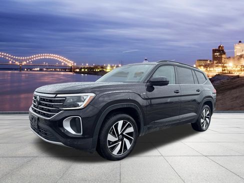 Certified 2025 Volkswagen Atlas SE FWD image 1