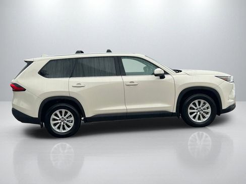 Certified 2024 Toyota Grand Highlander XLE image 4