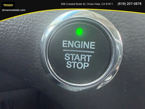 Used 2019 Ford Edge Titanium FWD image 31
