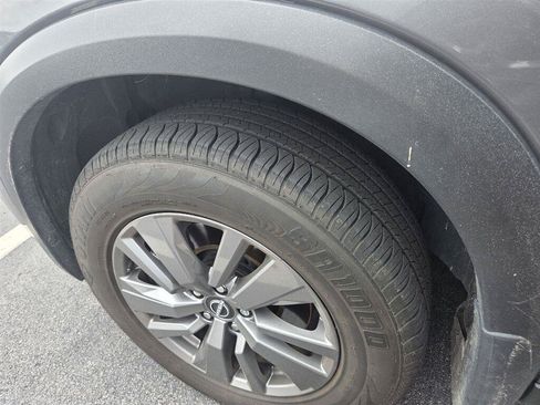 Certified 2025 Nissan Pathfinder SV w/ Black Appearance Package FWD image 12
