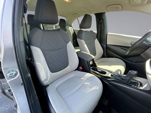Used 2022 Toyota Corolla LE FWD image 16