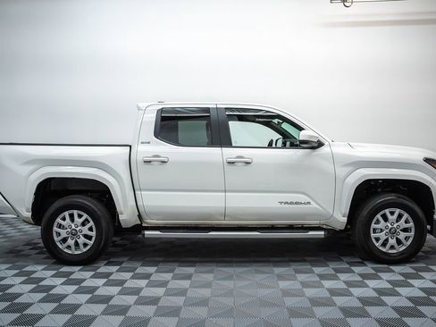 Certified 2025 Toyota Tacoma SR5 image 3