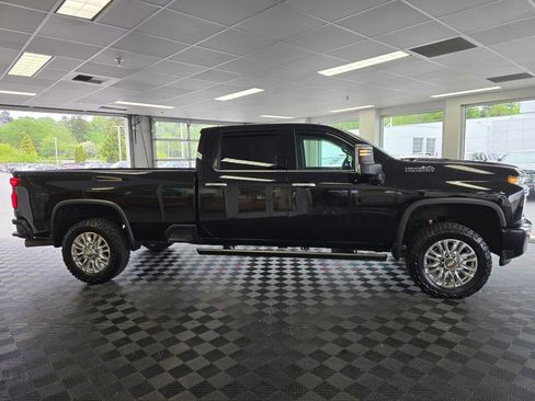 Used 2022 Chevrolet Silverado 3500 High Country w/ Z71 Off-Road Package AWD/4WD image 2