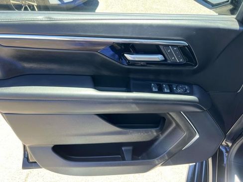 Used 2025 Chevrolet Suburban LT AWD/4WD image 18