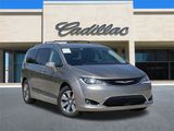 Used 2018 Chrysler Pacifica Limited w/ Advanced Safetytec Group image 2