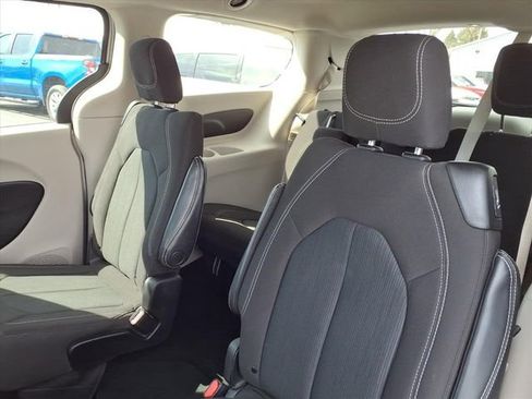 Used 2023 Chrysler Voyager LX FWD image 16