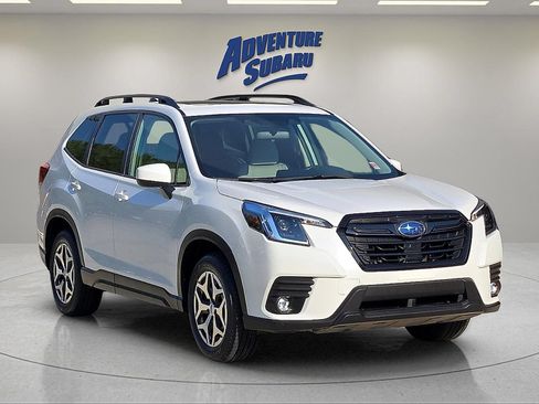 Used 2024 Subaru Forester Premium AWD/4WD image 1
