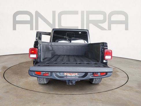 Used 2022 Jeep Gladiator Rubicon w/ Cold Weather Group AWD/4WD image 12