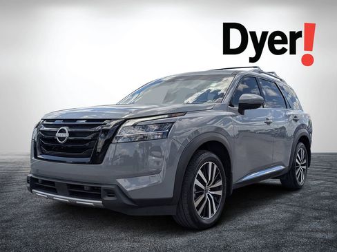 Used 2024 Nissan Pathfinder Platinum w/ Cargo Package FWD image 8