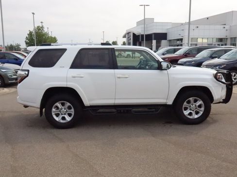 Used 2021 Toyota 4Runner SR5 AWD/4WD image 8