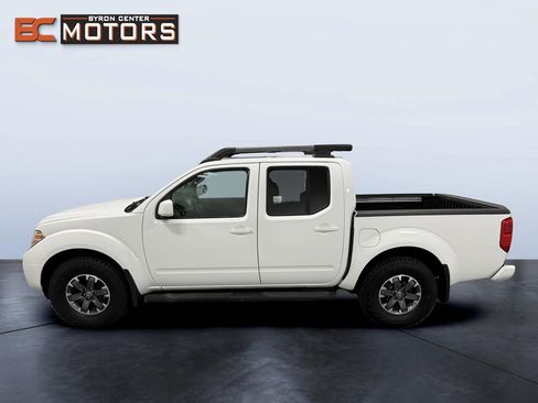 Used 2014 Nissan Frontier PRO-4X AWD/4WD image 3