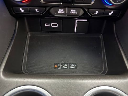 Used 2021 Chevrolet Suburban Z71 w/ Z71 Signature Package AWD/4WD image 20