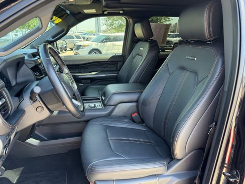 Certified 2024 Ford Expedition Max Platinum AWD/4WD image 31