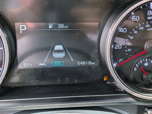 Used 2022 Kia Carnival LX FWD image 30