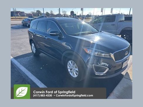 Used 2016 Kia Sorento LX image 1