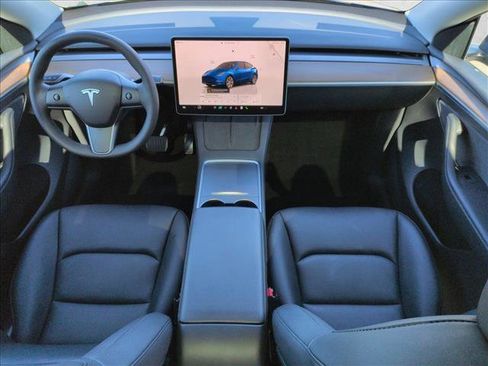 Used 2023 Tesla Model Y Long Range image 18