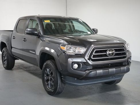 Certified 2023 Toyota Tacoma SR5 image 3