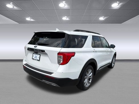Used 2023 Ford Explorer XLT w/ Equipment Group 202A RWD image 7