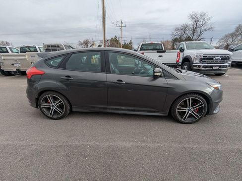 Used 2018 Ford Focus ST image 2