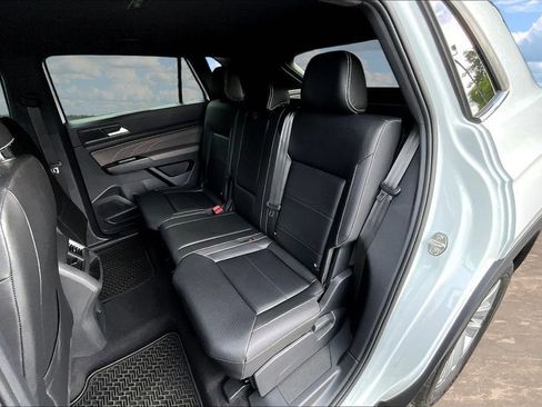 Used 2021 Volkswagen Atlas Cross Sport SE AWD/4WD image 24