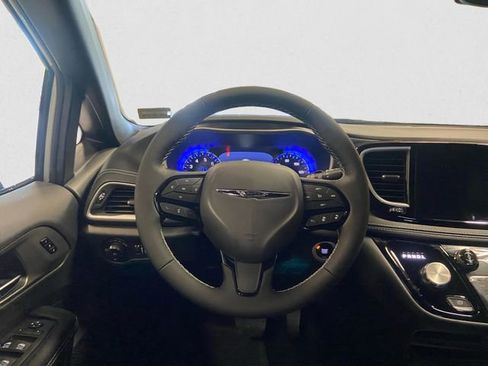 New 2026 Chrysler Pacifica Select w/ S Appearance Package image 13