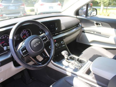 Certified 2024 Kia Carnival LX FWD image 27