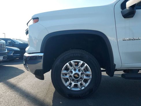 Used 2025 Chevrolet Silverado 2500 W/T AWD/4WD image 16