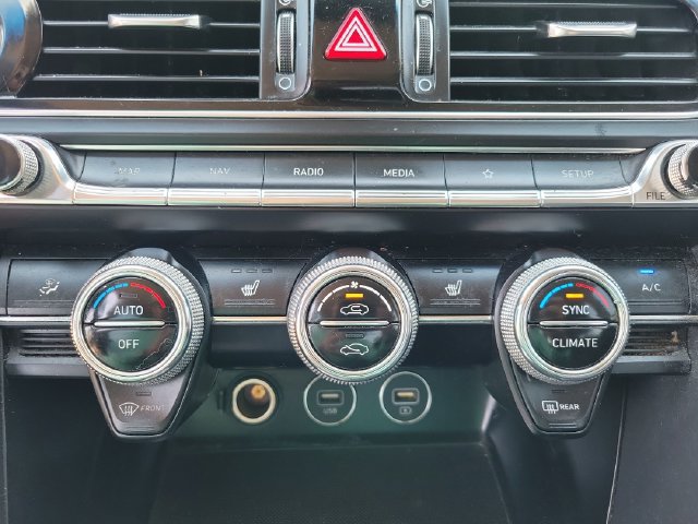 Used 2022 Genesis G70 2.0T RWD image 21