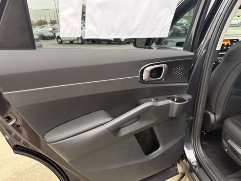 New 2025 Kia Sorento LX image 26