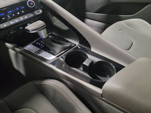 Used 2023 Hyundai Elantra SEL w/ Convenience Package FWD image 26