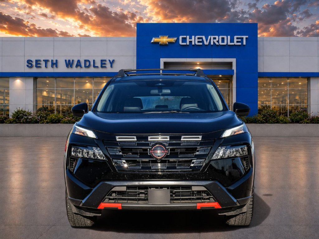 Used 2025 Nissan Rogue SV AWD/4WD image 2