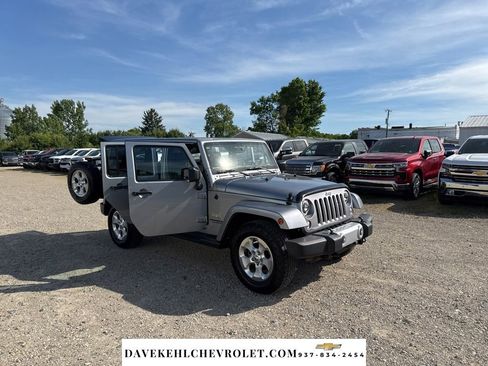 Used 2015 Jeep Wrangler Unlimited Sahara AWD/4WD image 33