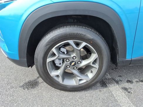 Certified 2025 Chevrolet Trax LT w/ Driver Confidence Package image 10