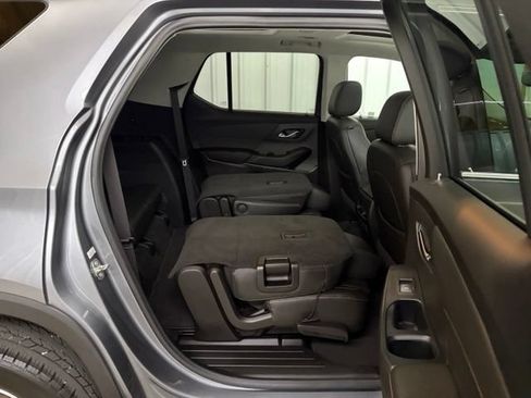Used 2021 Chevrolet Traverse LT w/ LT Premium Package AWD/4WD image 19