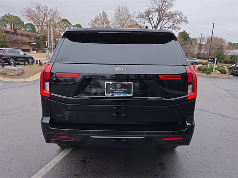 Used 2025 Ford Expedition Platinum w/ Stealth Appearance Package image 4