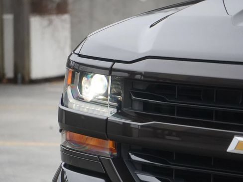 Used 2018 Chevrolet Silverado 1500 LT w/ All Star Edition AWD/4WD image 18