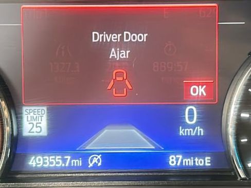 Used 2023 Ford Explorer XLT AWD/4WD image 19