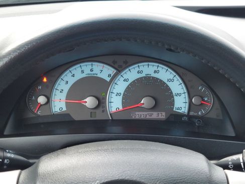 Used 2010 Toyota Camry SE image 15