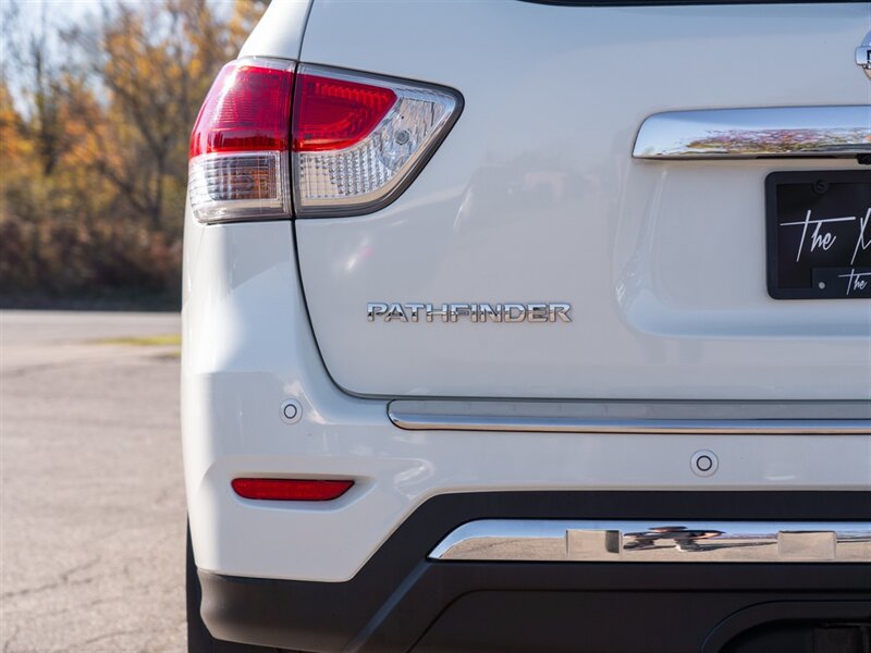 Used 2015 Nissan Pathfinder Platinum FWD image 10