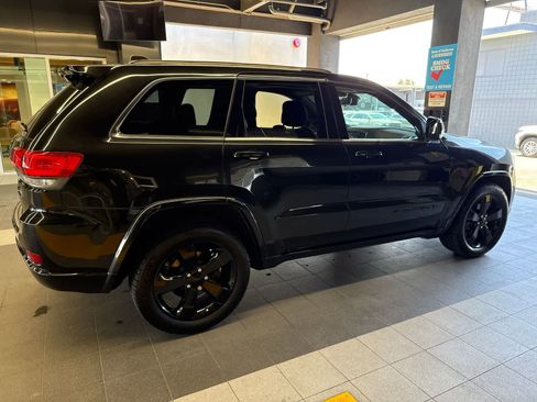 Used 2015 Jeep Grand Cherokee Altitude RWD image 4