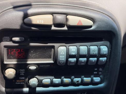 Used 2001 Pontiac Grand Am SE FWD image 21
