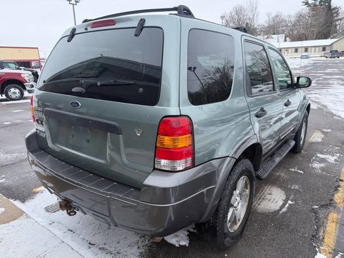 Used 2005 Ford Escape XLT image 3