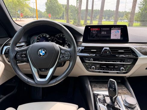 Used 2019 BMW 540i xDrive w/ Convenience Package AWD/4WD image 3