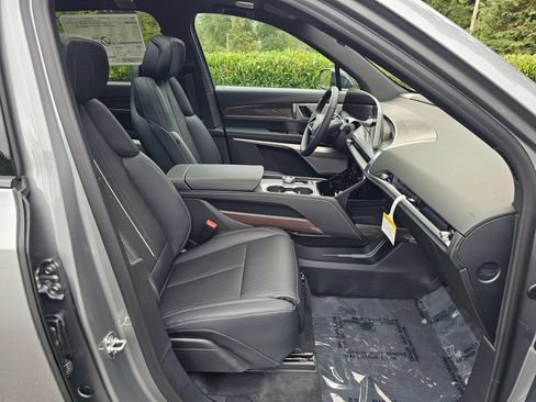 New 2027 Cadillac Vistiq Luxury AWD/4WD image 11
