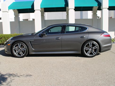 Used 2013 Porsche Panamera S image 2