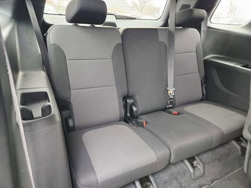 Used 2023 Chevrolet Traverse LT image 12