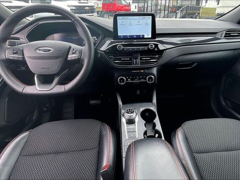 Used 2025 Ford Escape ST-Line image 15